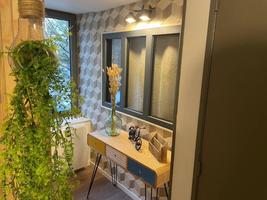Apartamento La Maisonnette Du Chateau Alençon Exterior foto