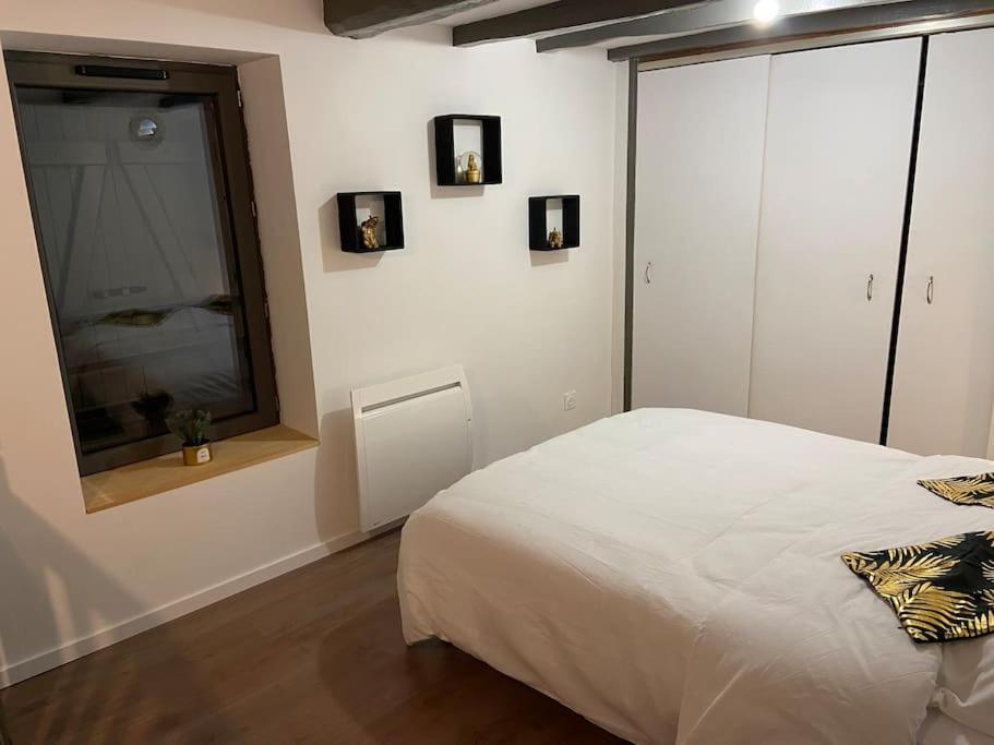 Apartamento La Maisonnette Du Chateau Alençon Exterior foto