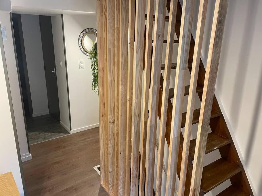Apartamento La Maisonnette Du Chateau Alençon Exterior foto